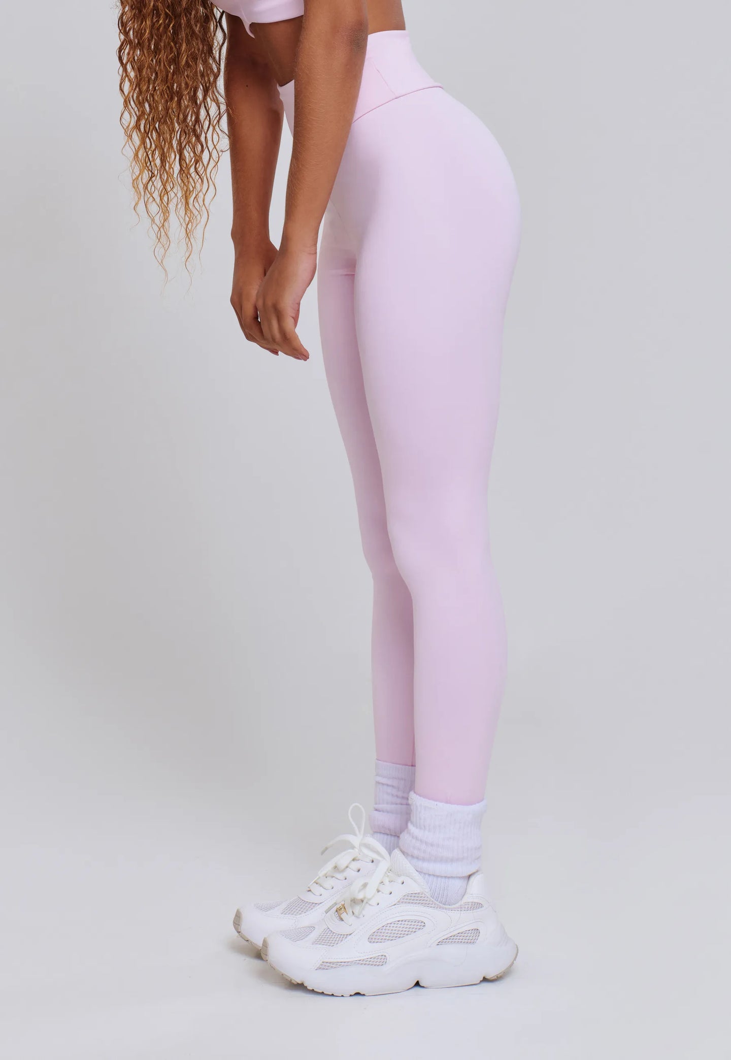 CALÇA LEGGING BÁSICA COM TACO NAS ENTREPERNAS MINIMAL LIGHT PINK