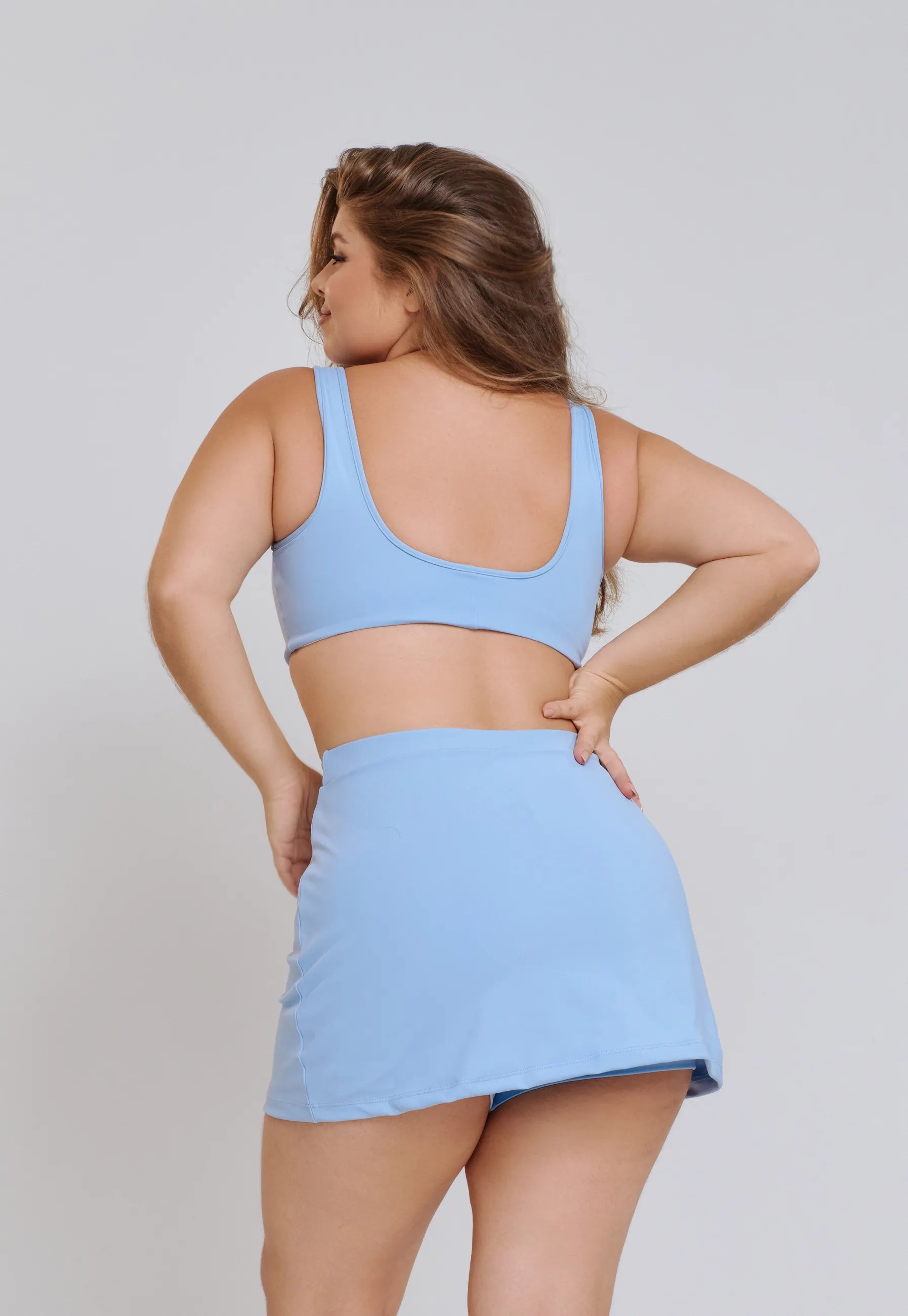 TOP MINIMAL QUADRADO EMBUTIDO BRISA