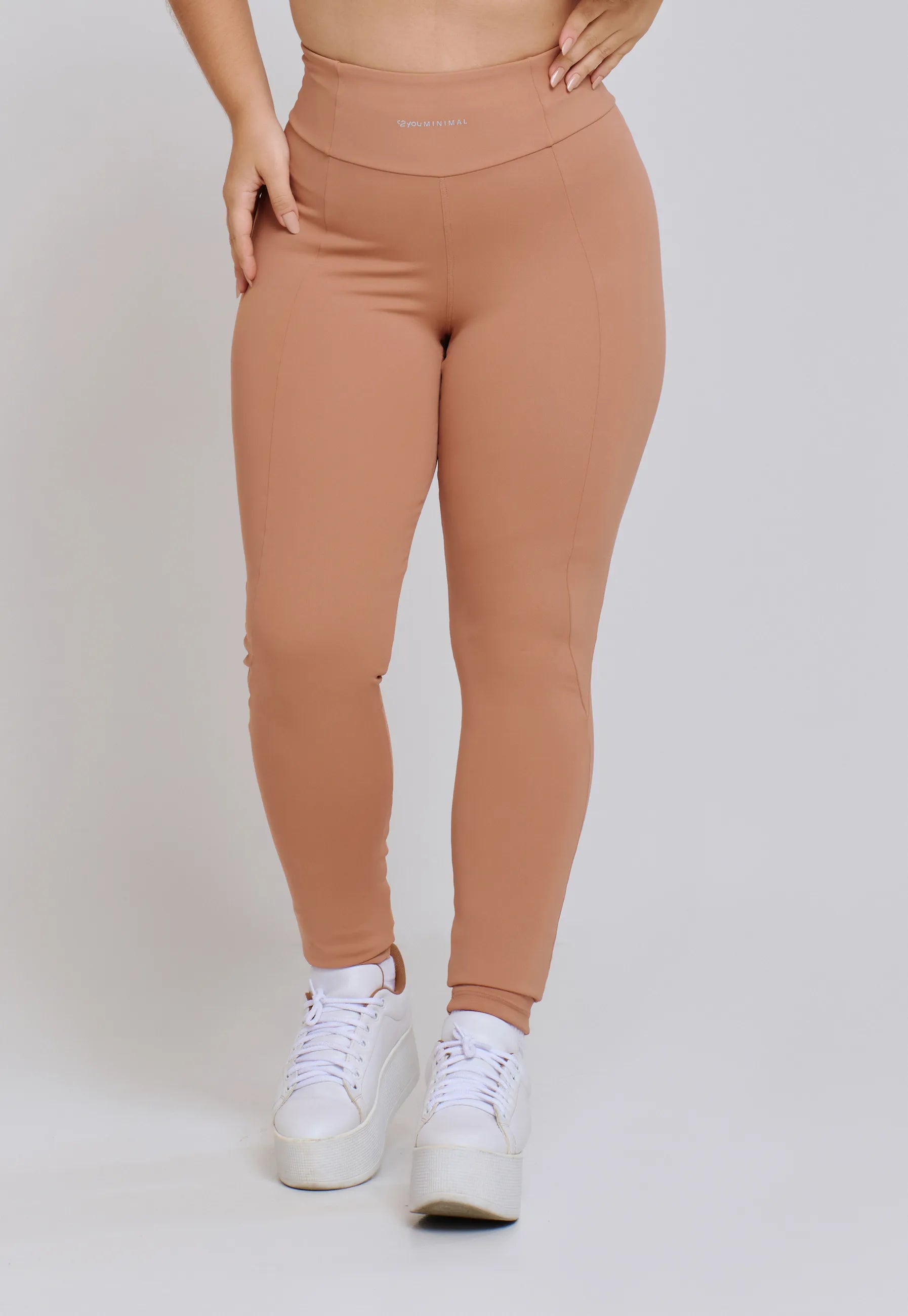 LEGGING COM TACO MINIMAL BOLSO COSTA MACHIATO