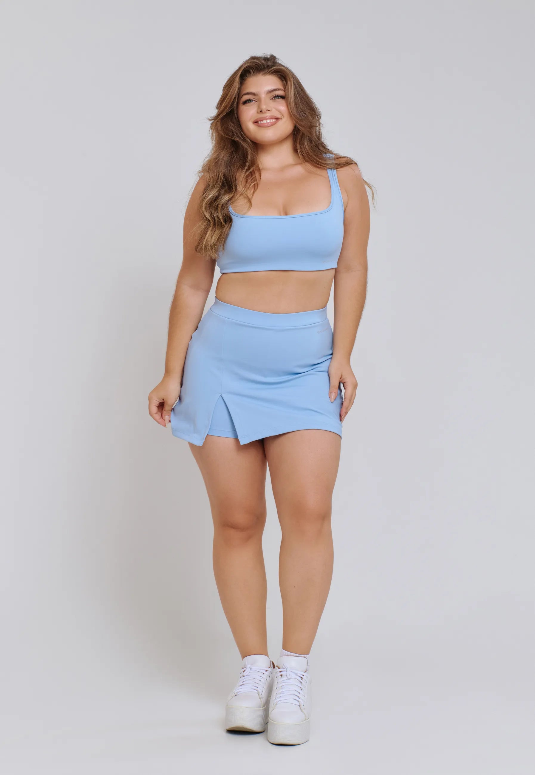TOP MINIMAL QUADRADO EMBUTIDO BRISA