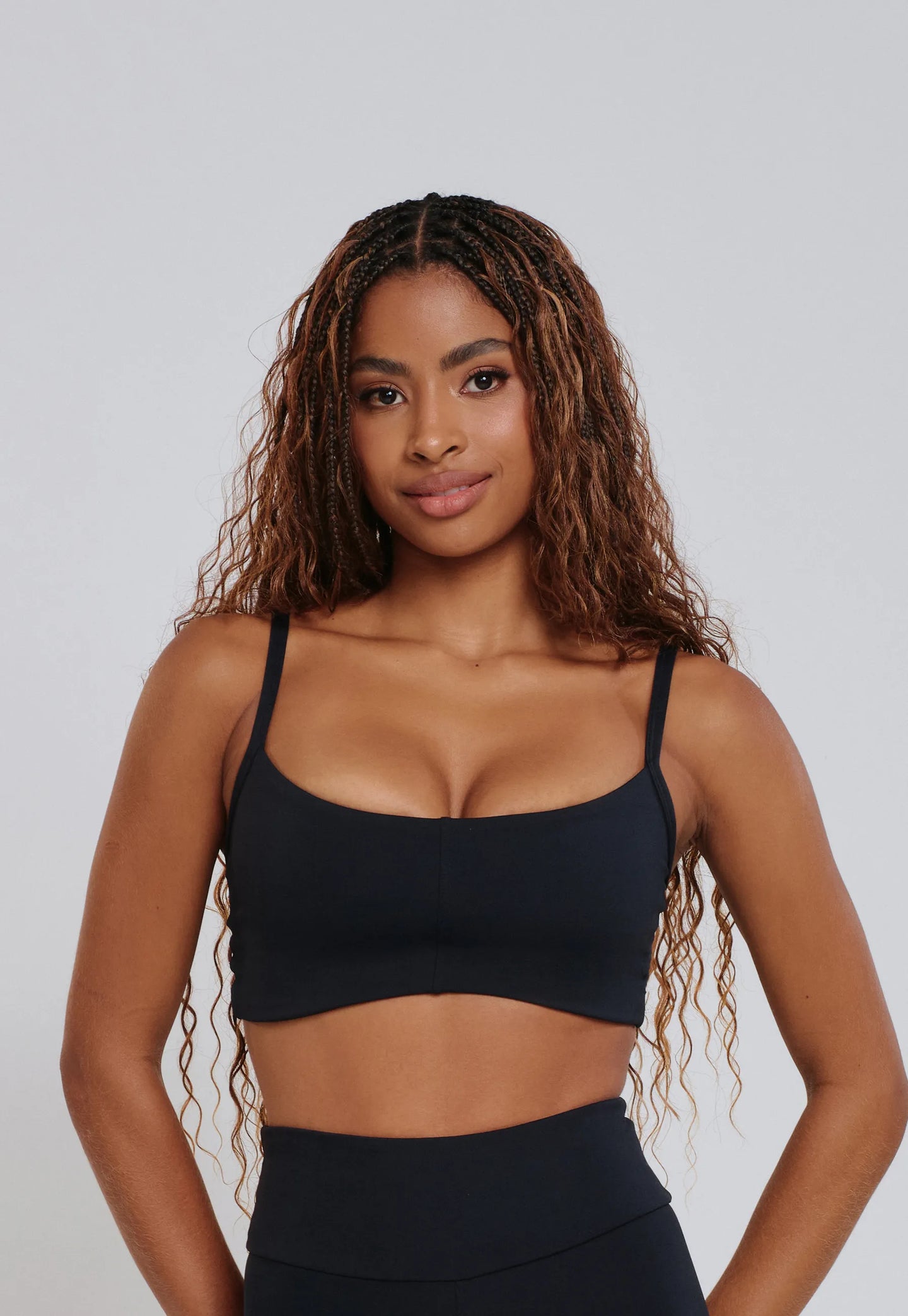 TOP EMBUTIDO DECOTE CANOA MINIMAL PRETO