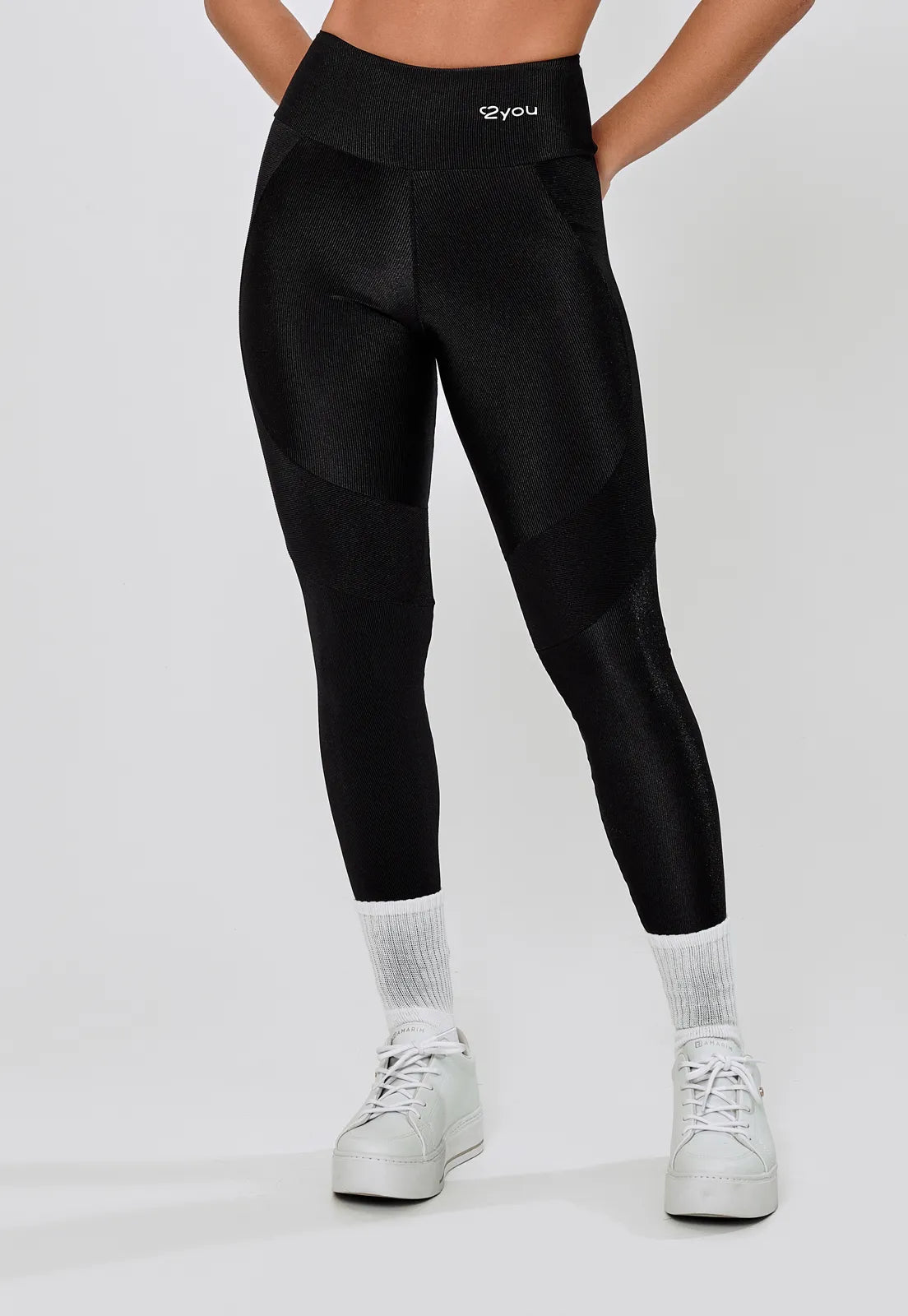 LEGGING RECORTE LATERAL - PRETO