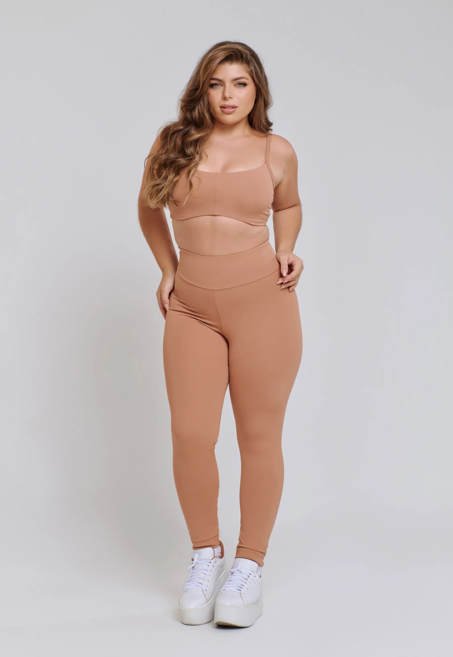 TOP EMBUTIDO DECOTE CANOA MINIMAL MACHIATO