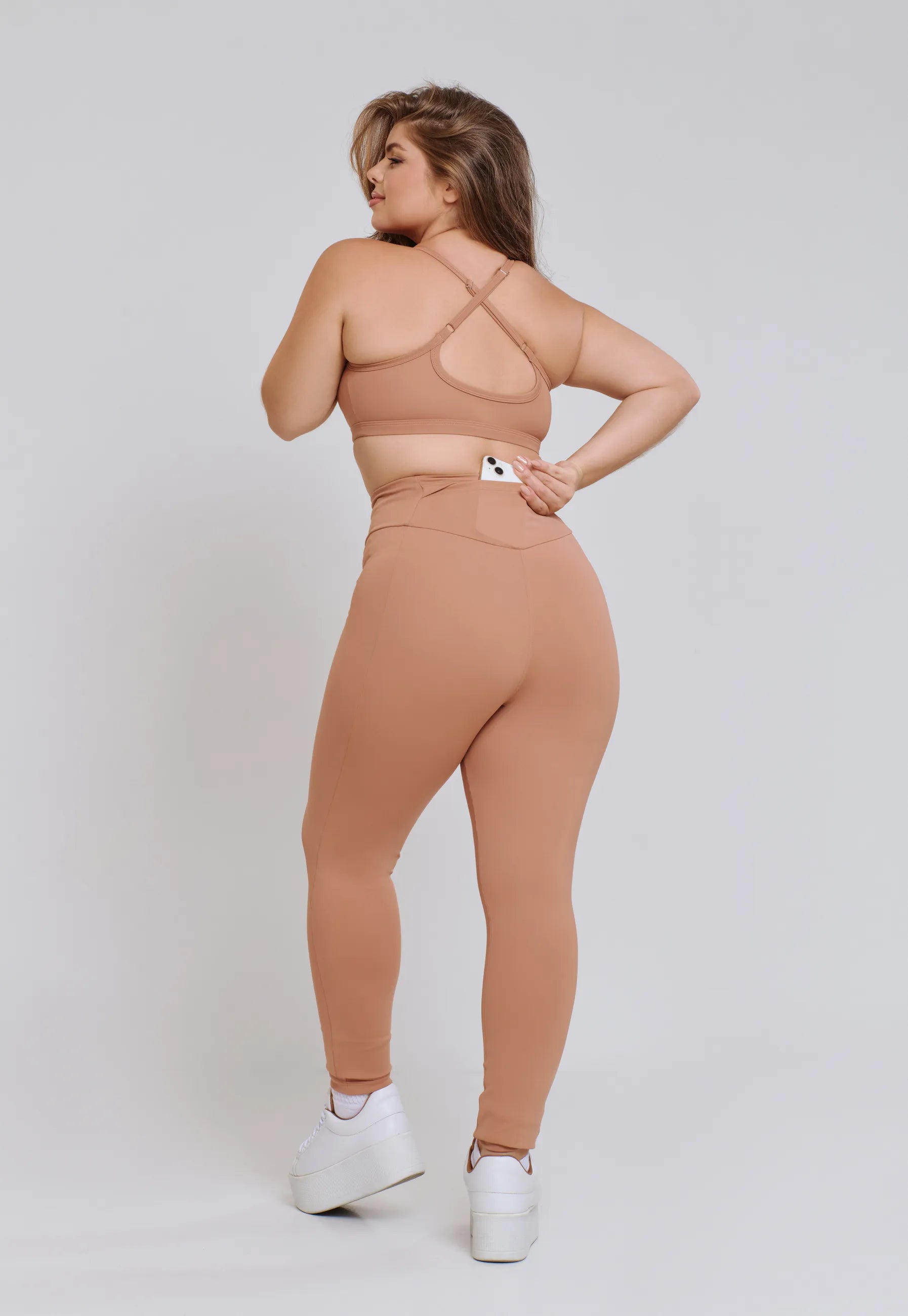 LEGGING COM TACO MINIMAL BOLSO COSTA MACHIATO