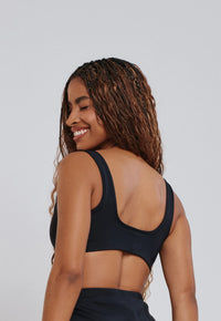 TOP MINIMAL QUADRADO EMBUTIDO PRETO